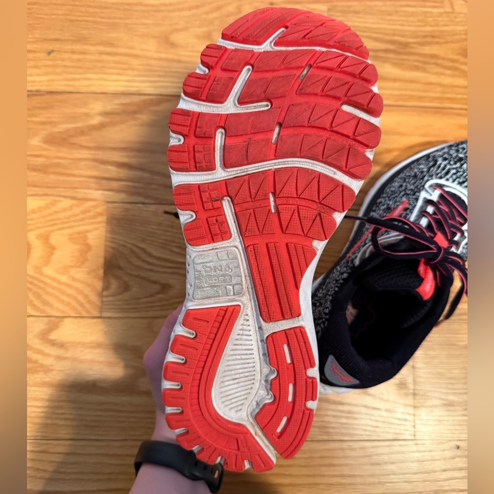 Brooks Adrenaline 20 Running Shoes, 8.5 - Picture 6 of 9